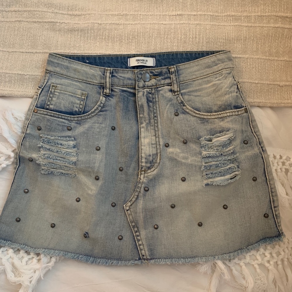 Forever 21 Studded Denim Skirt 💙